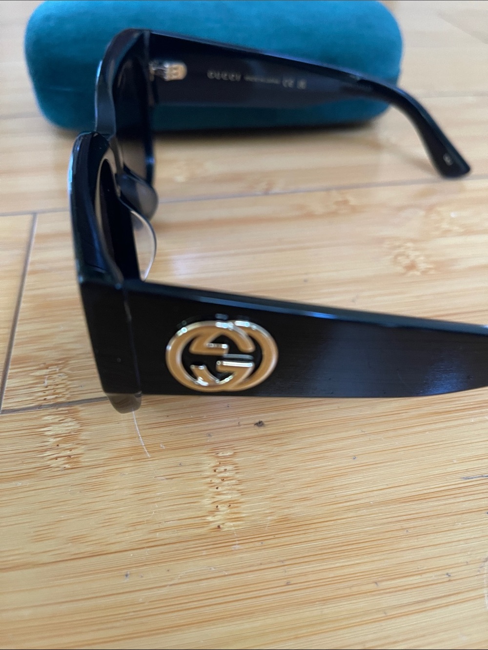 Authentic Gucci Black Women New W/Case Shield Sunglasses with Gold GG Medallion
